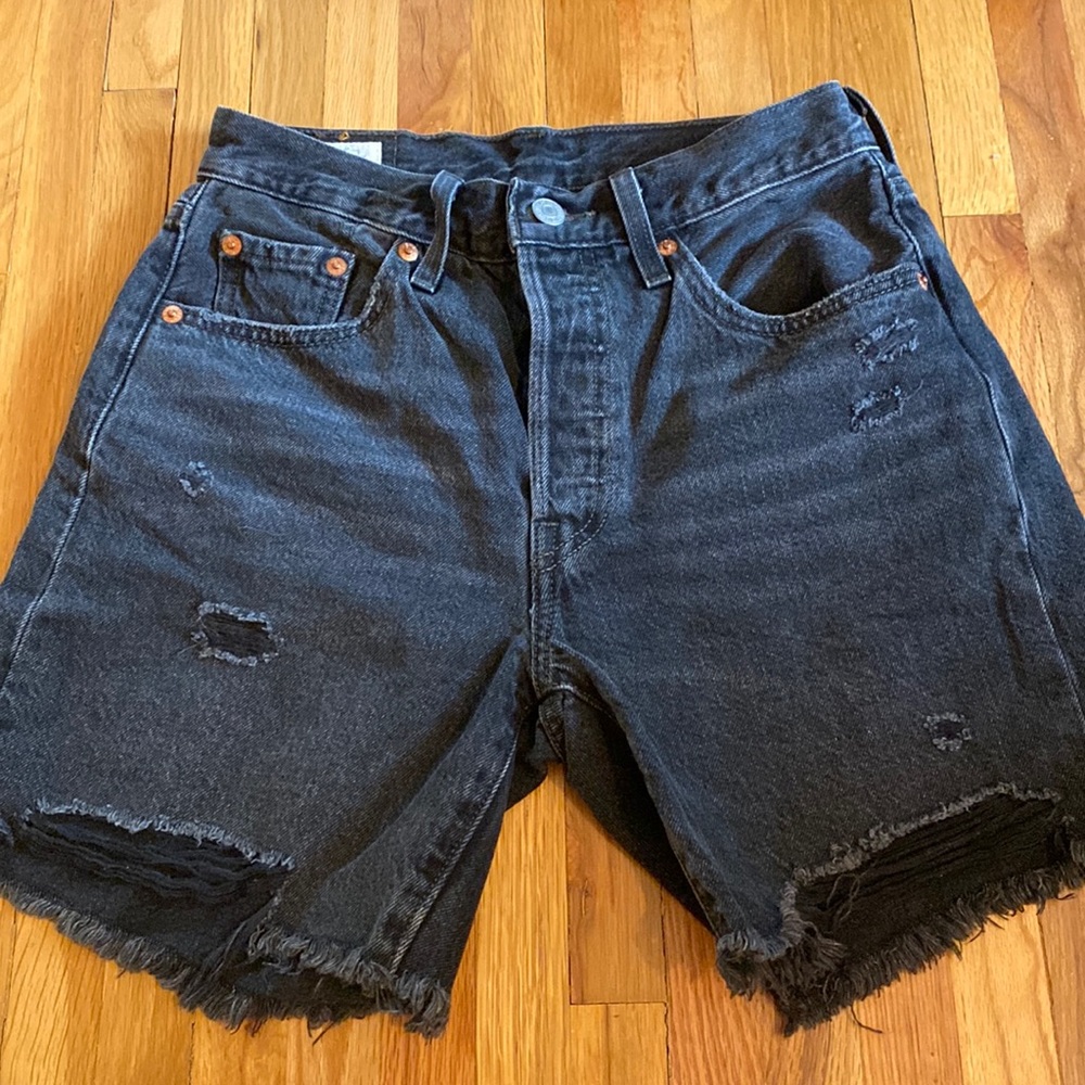 Levi’s 501 Mid-Thigh Shorts
